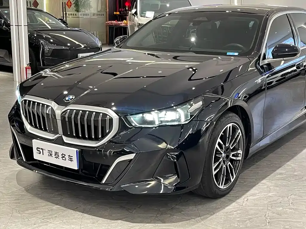 BMW 5 Series — фото 4