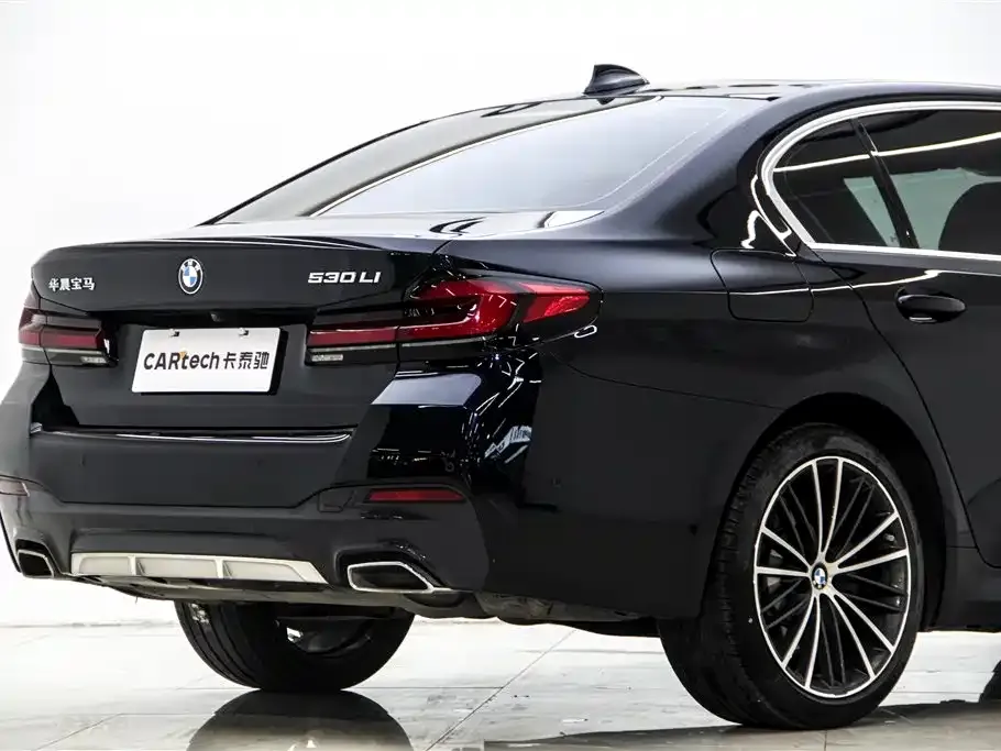 BMW 5 Series — фото 8