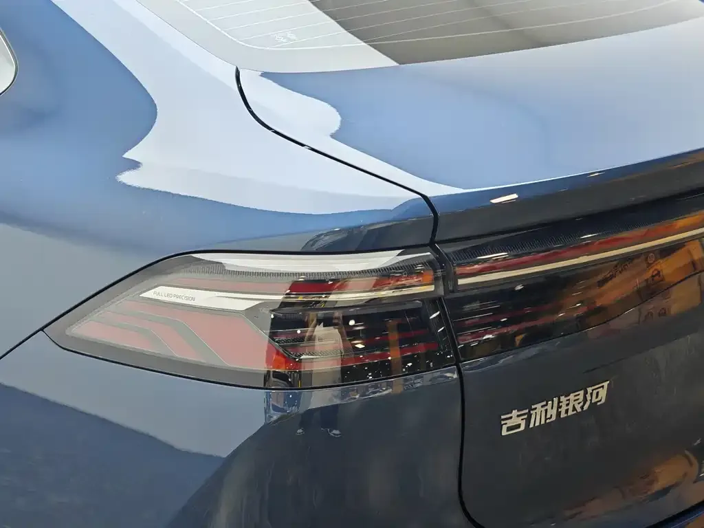 Geely Galaxy A7 — фото 4