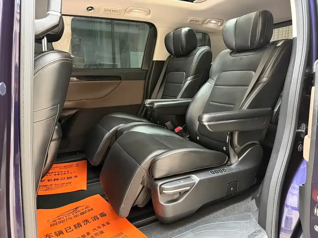 GAC Motor E8 Hybrid — фото 8