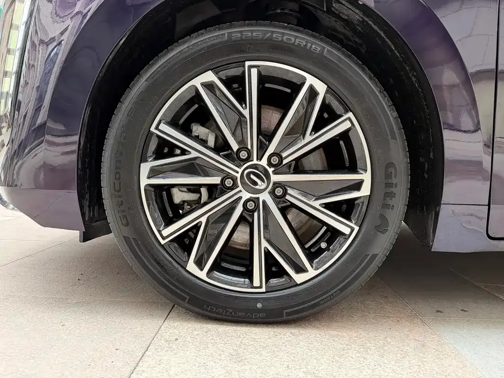 GAC Motor E8 Hybrid — фото 10