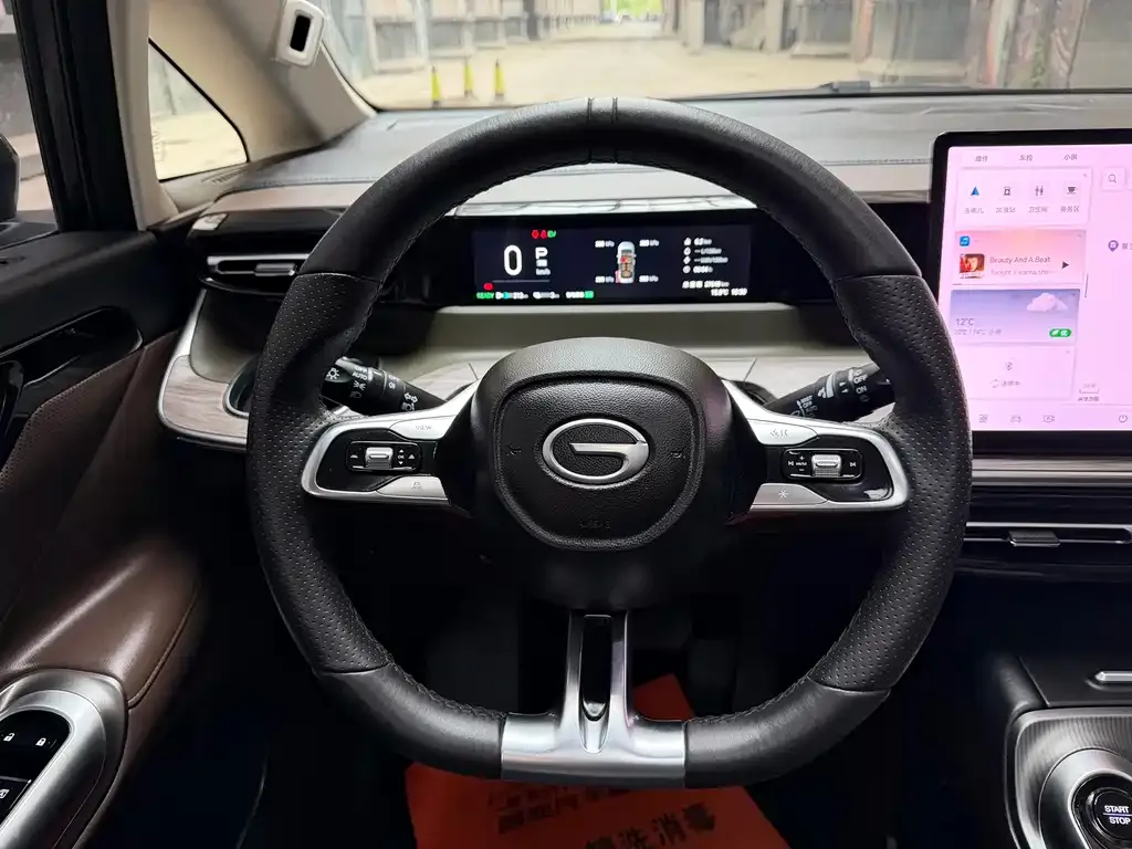 GAC Motor E8 Hybrid — фото 2