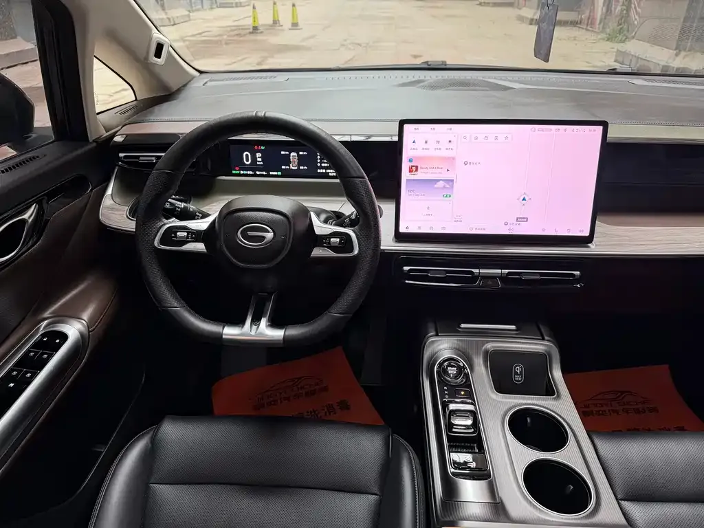 GAC Motor E8 Hybrid — фото 4