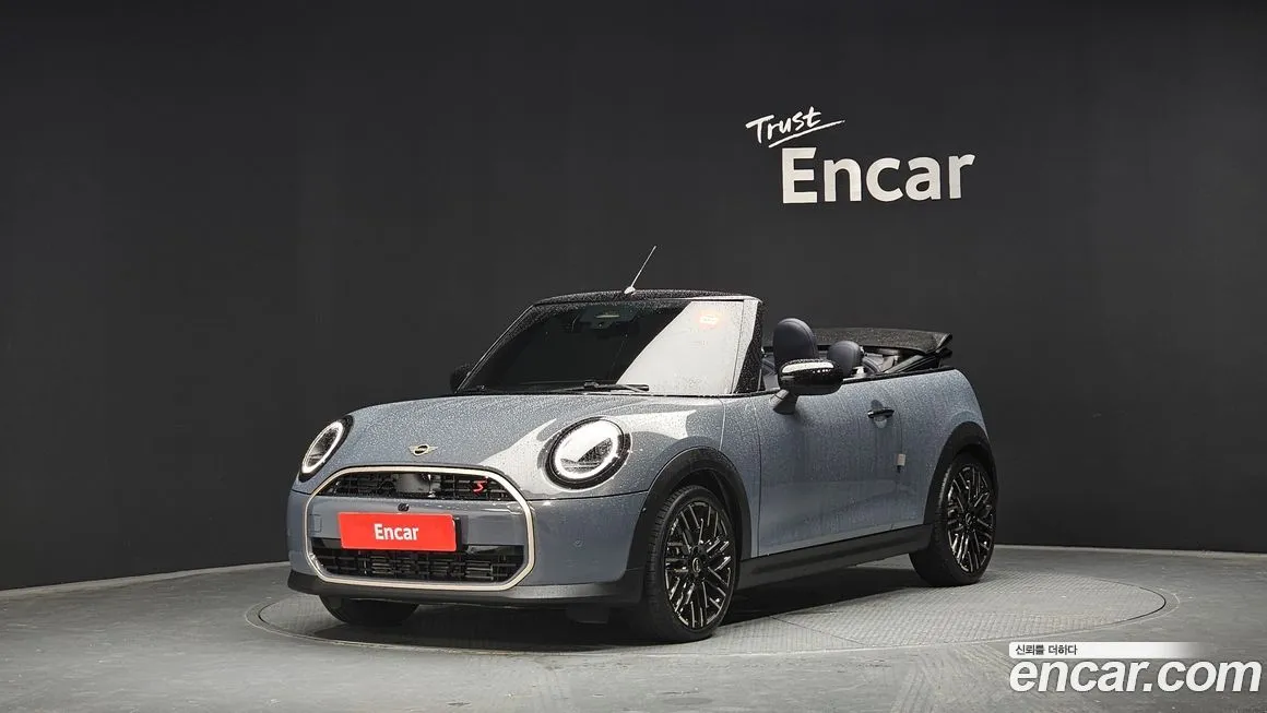 Mini Cooper Convertible — фото 1