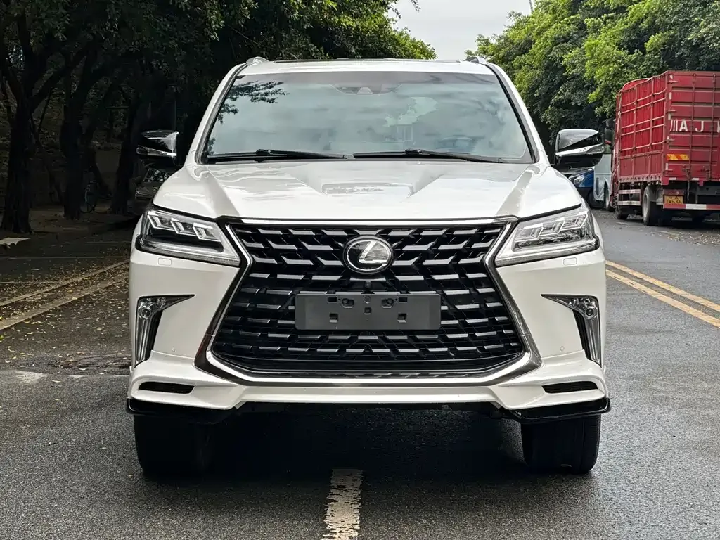 Lexus LX — фото 5