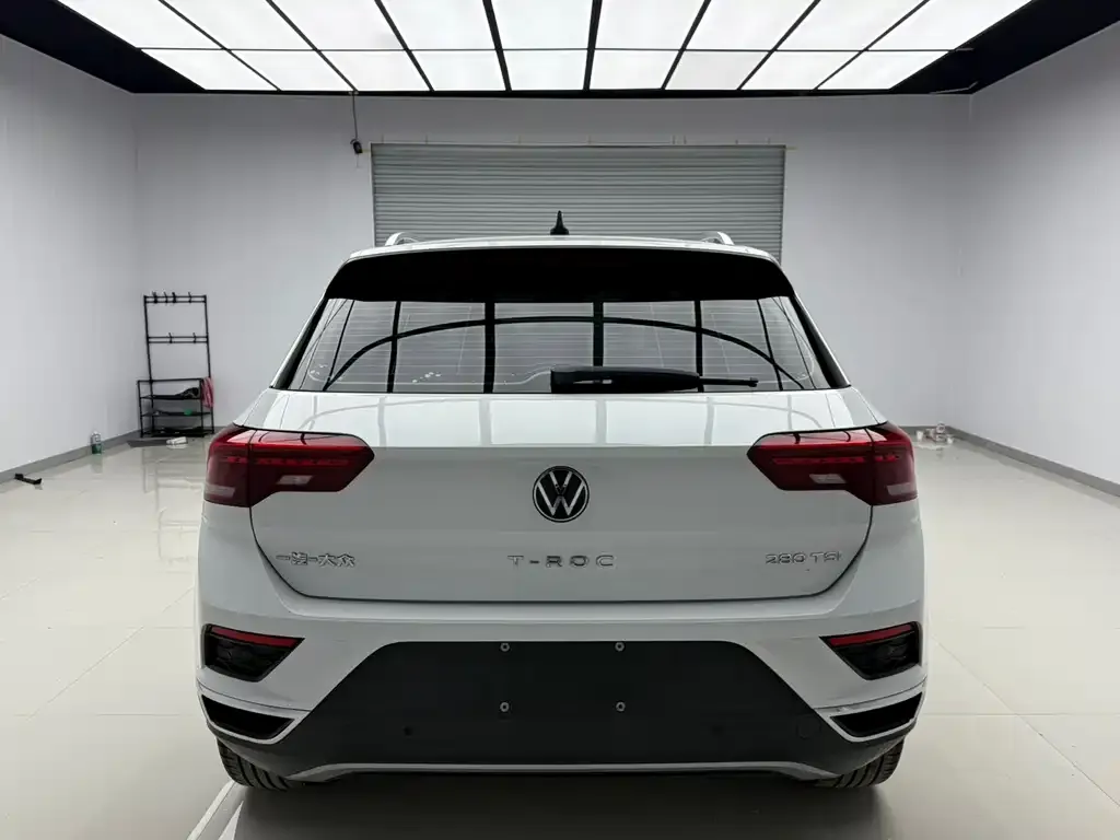 Volkswagen T-Roc — фото 2