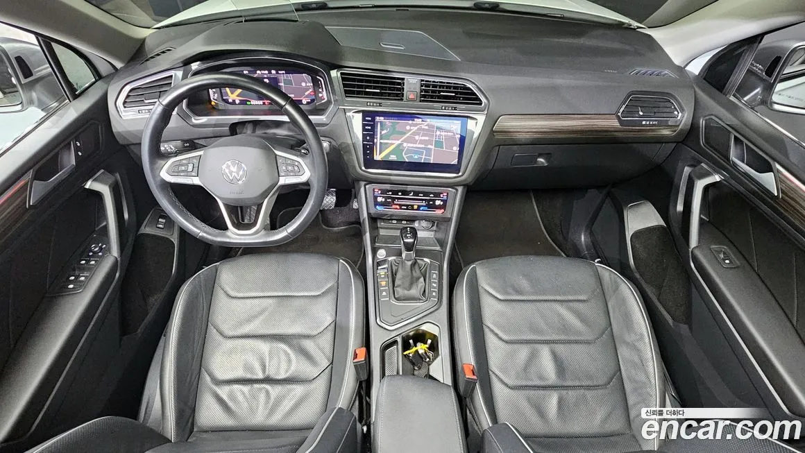 Volkswagen Tiguan — фото 6