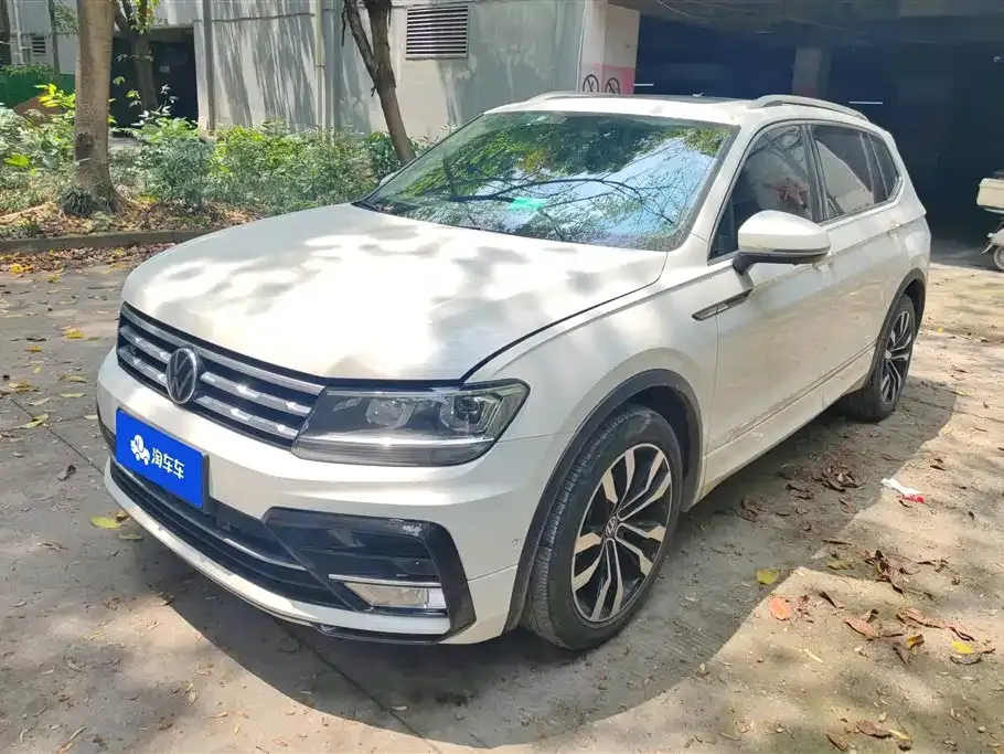 Volkswagen Tiguan L — фото 1