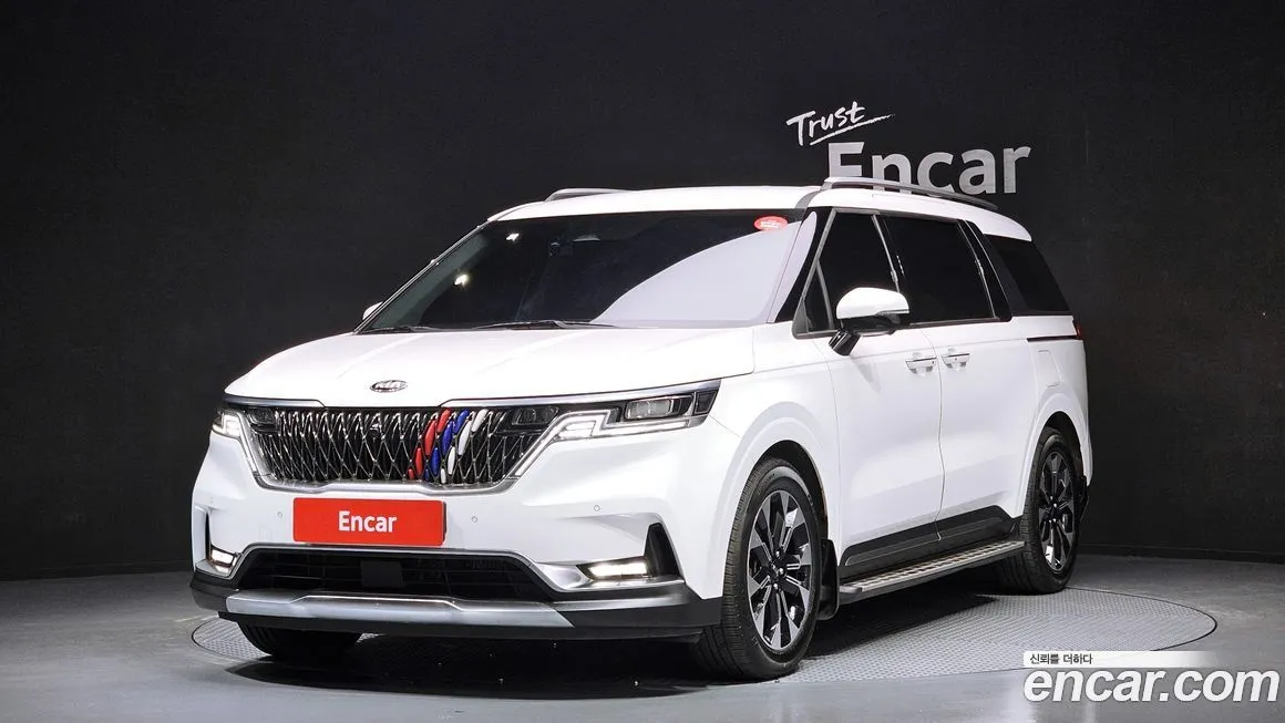 Kia Carnival — фото 1