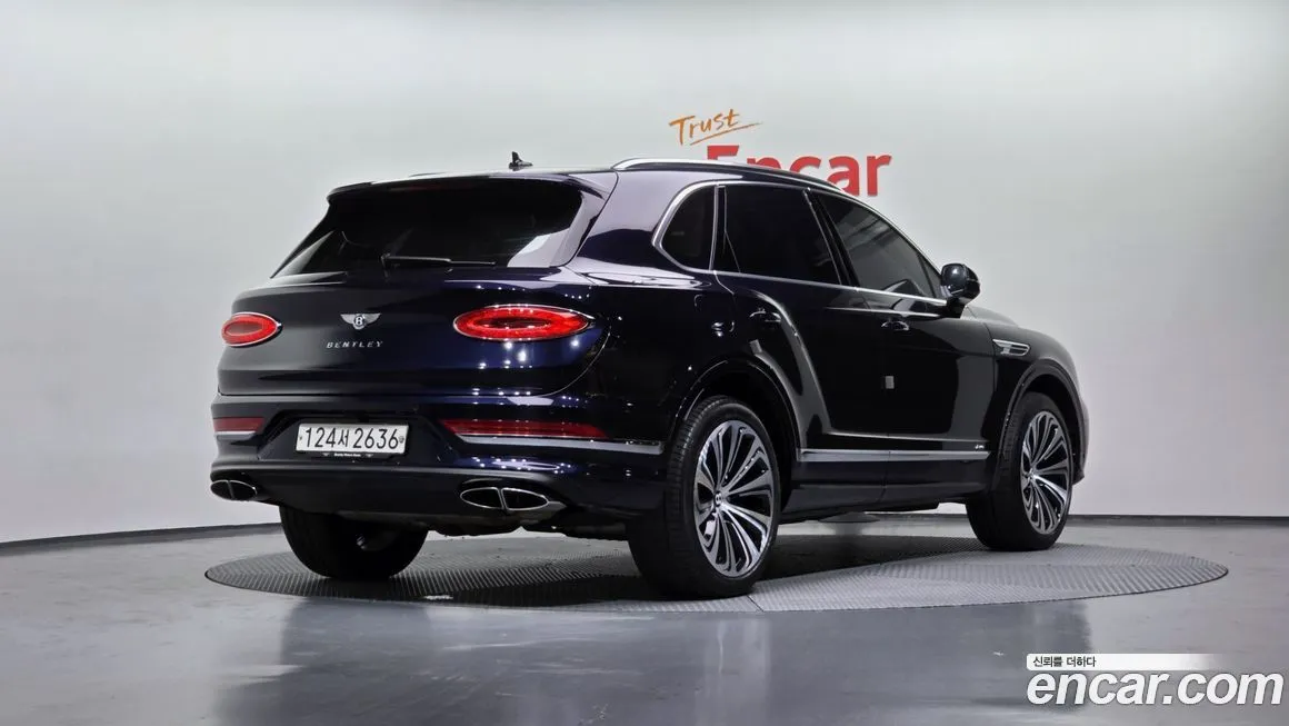 Bentley Bentayga — фото 2