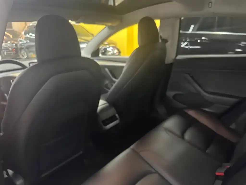 Tesla Model 3 — фото 3