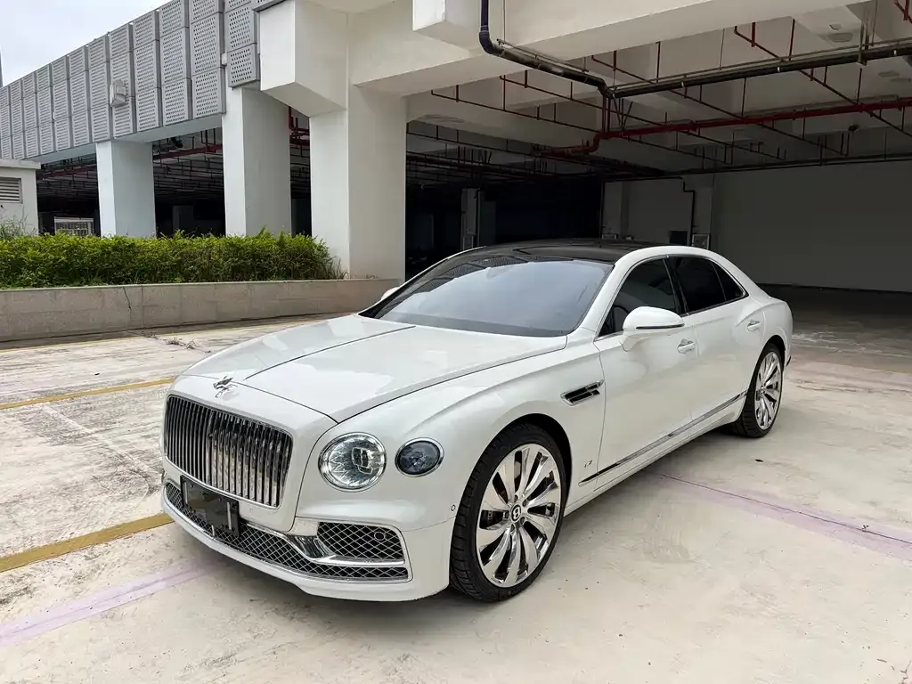 Bentley Flying Spur — фото 1