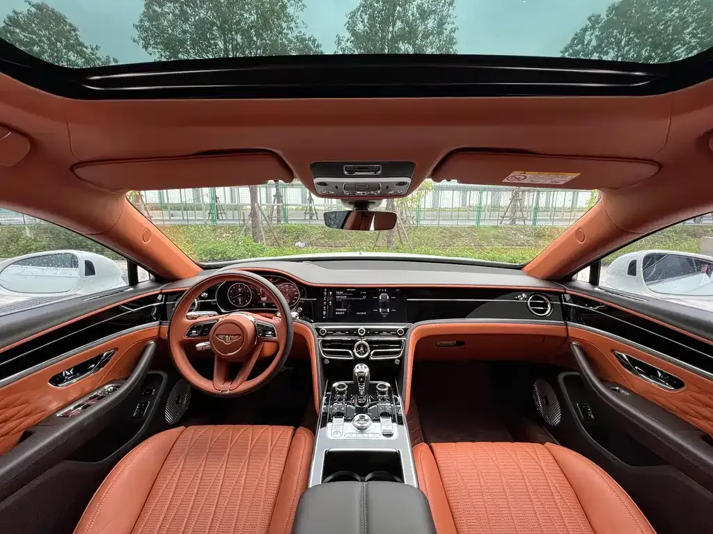Bentley Flying Spur — фото 4