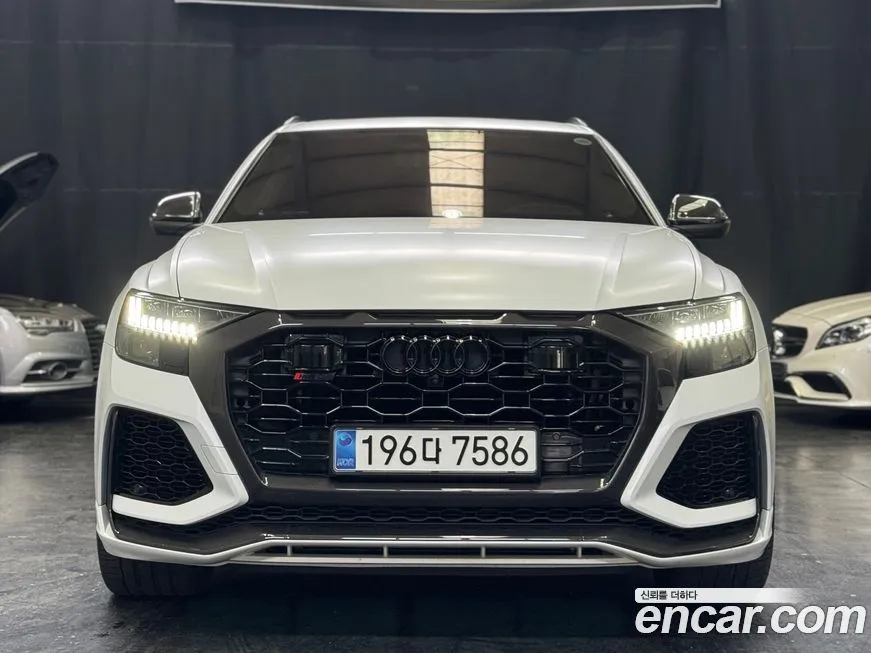 Audi RSQ8 — фото 1
