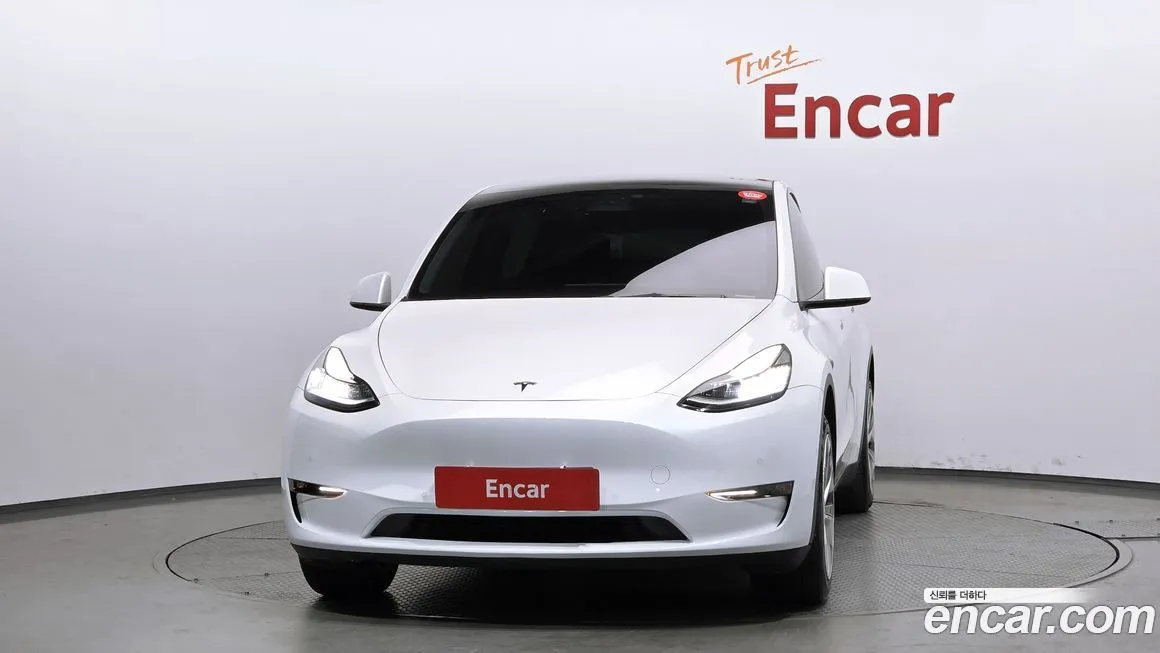 Tesla Model Y — фото 6