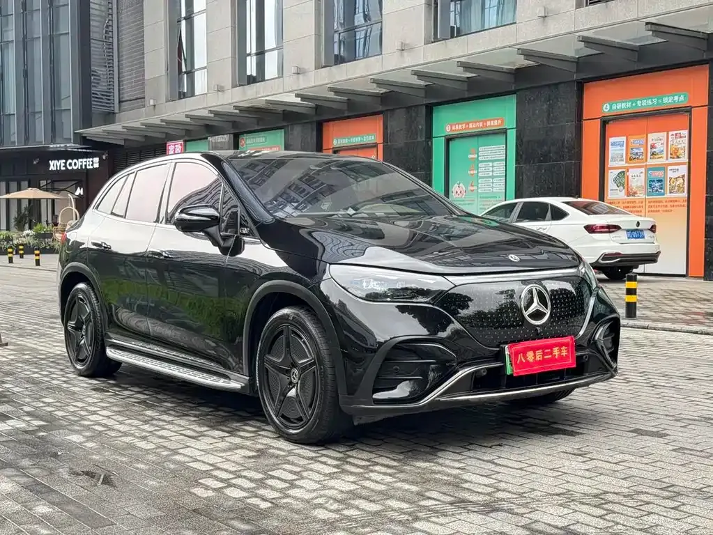 Mercedes-Benz EQE SUV — фото 6