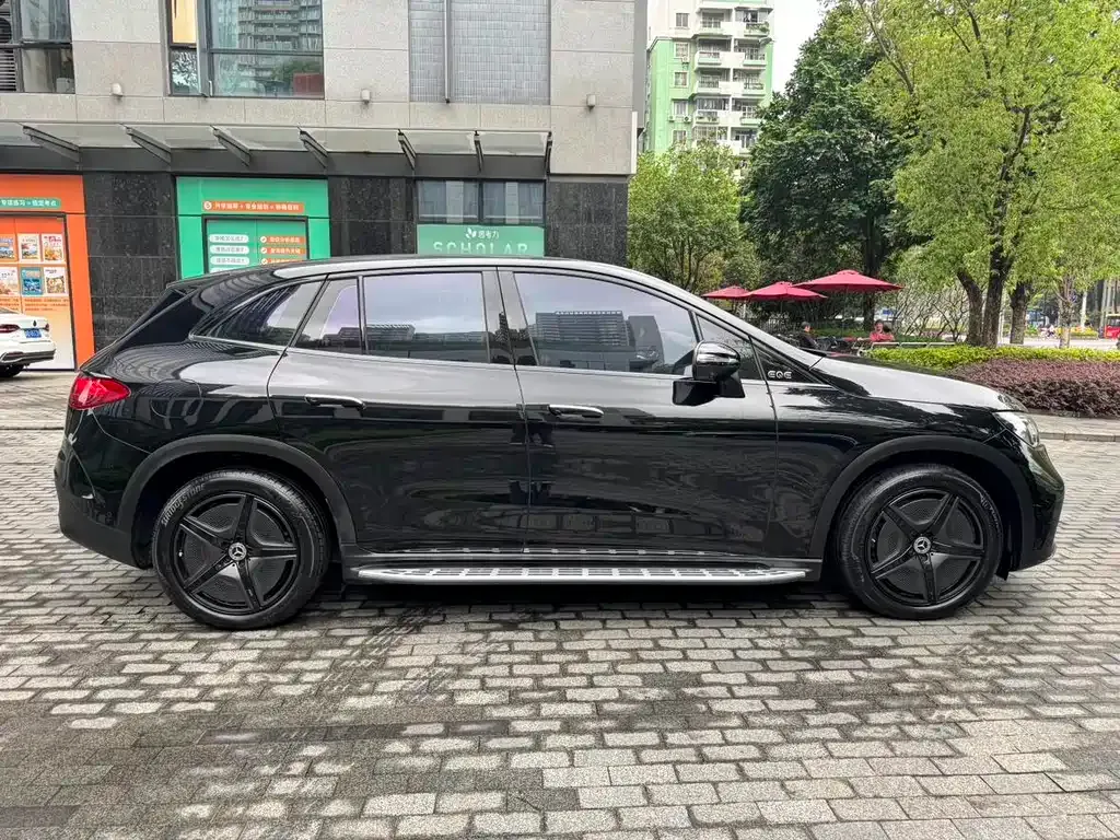 Mercedes-Benz EQE SUV — фото 9