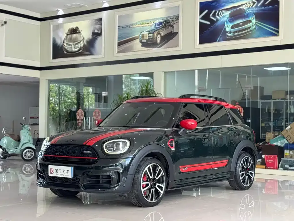 MINI Countryman JCW — фото 1