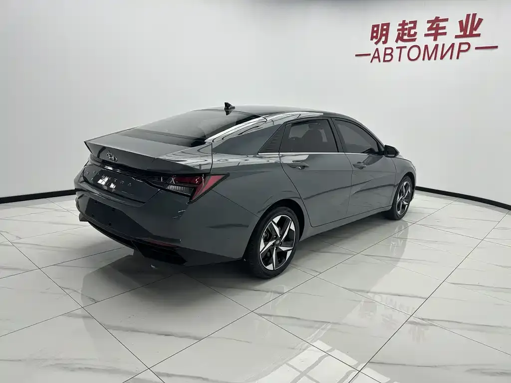 Hyundai Elantra — фото 4