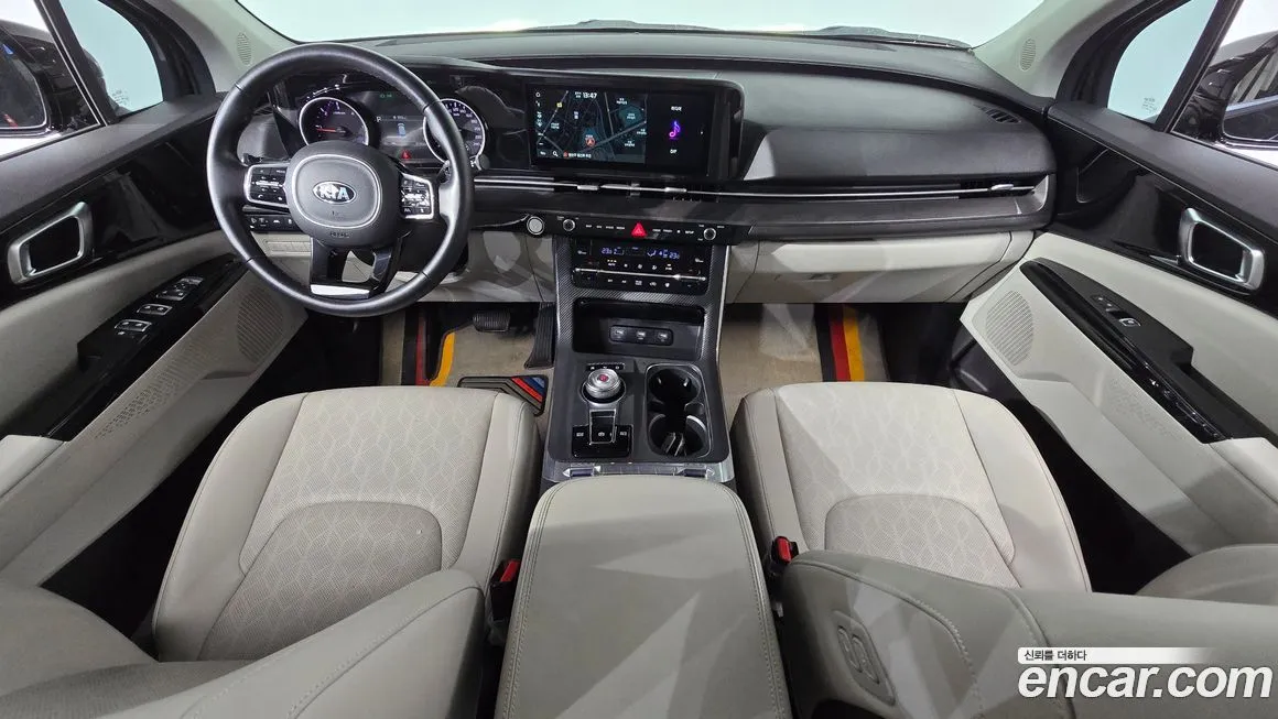 Kia Carnival — фото 10