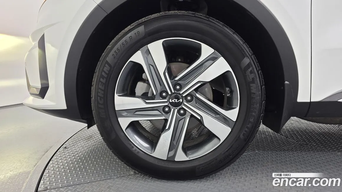 Kia Sorento — фото 9