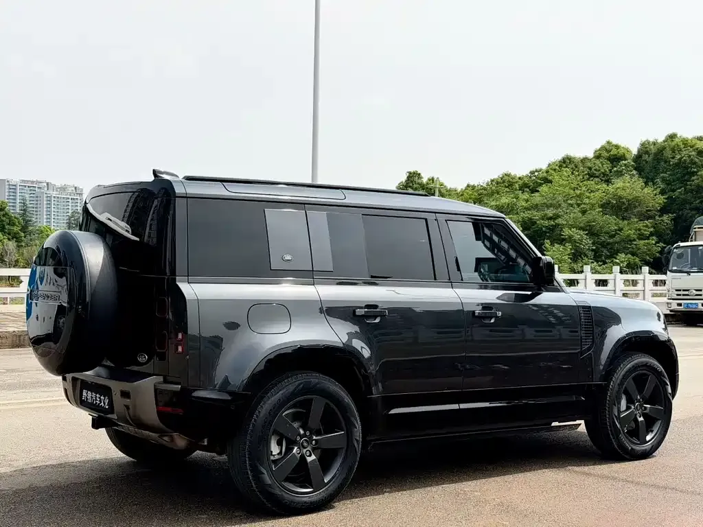 Land Rover Defender — фото 7
