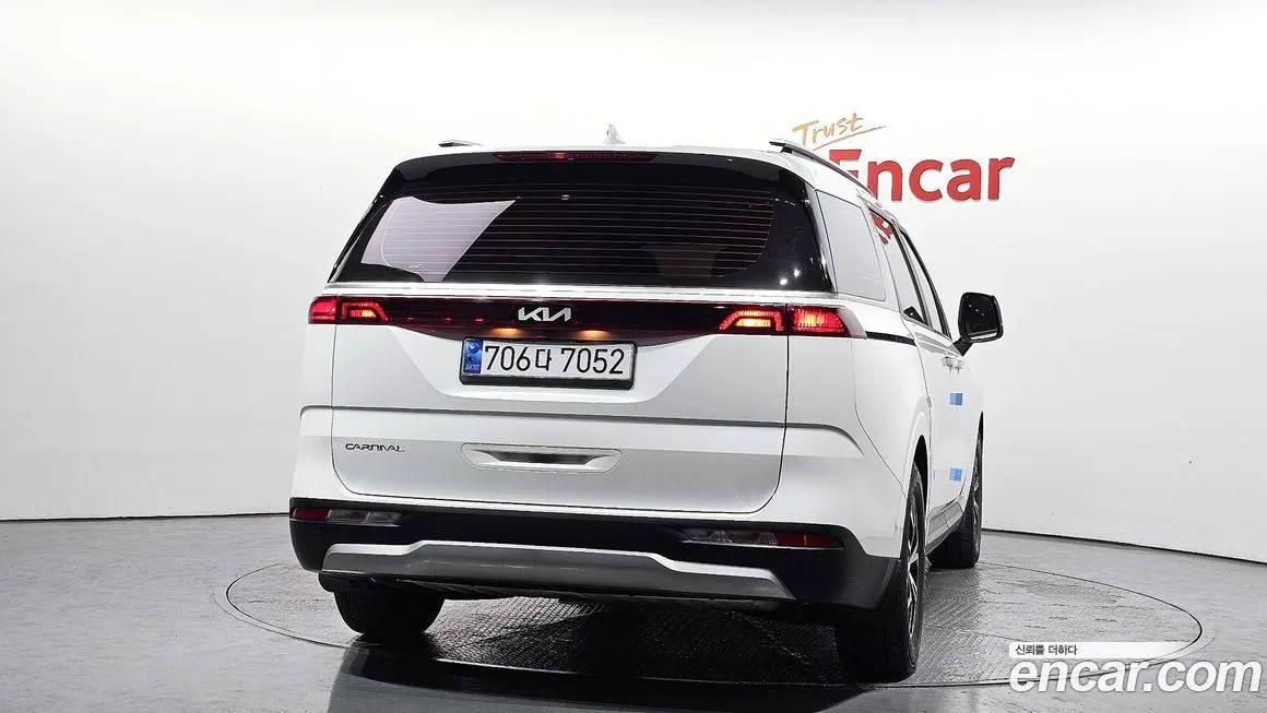 Kia Carnival — фото 2