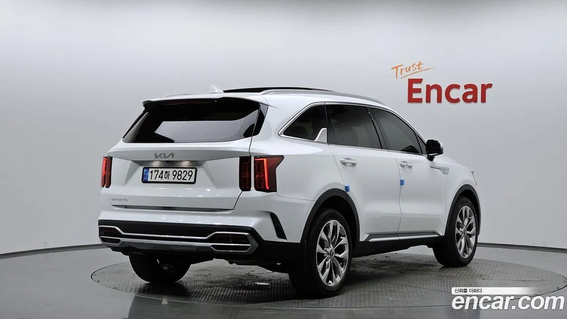 Kia Sorento — фото 6