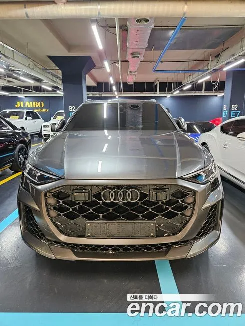 Audi RSQ8 — фото 1
