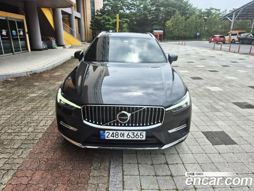 Volvo XC60 — фото 1