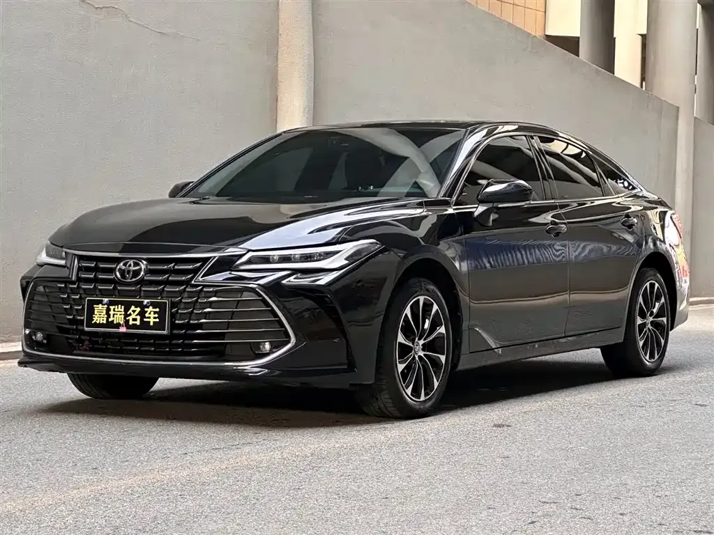 Toyota Avalon — фото 1