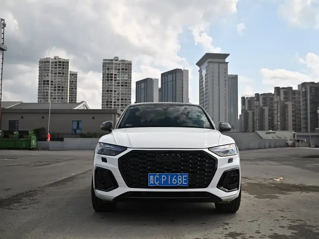 Audi Q5L Sportback — фото 5