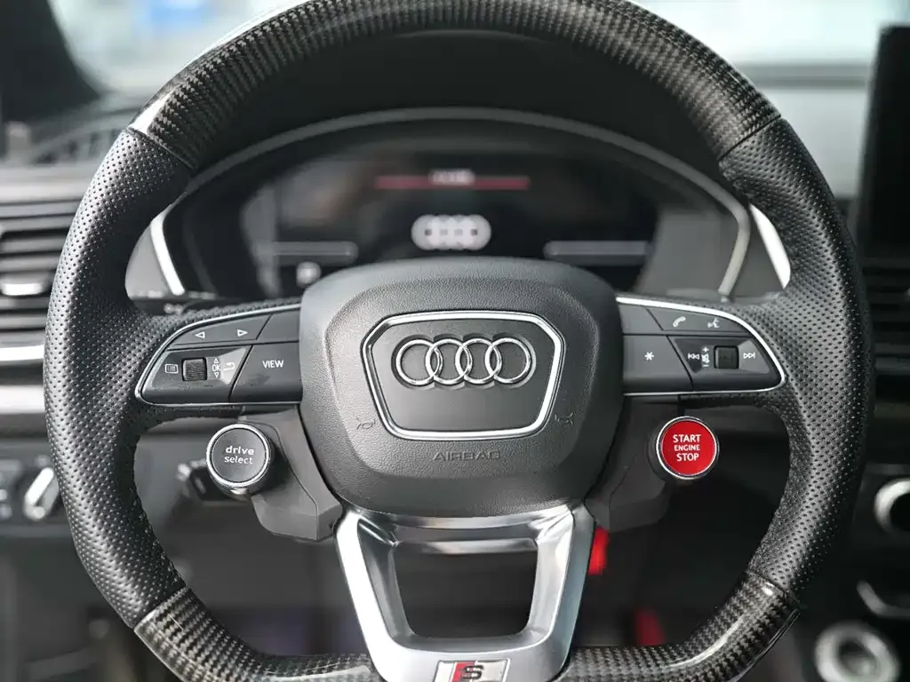 Audi Q5L Sportback — фото 7