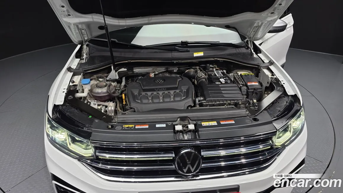 Volkswagen Tiguan — фото 6