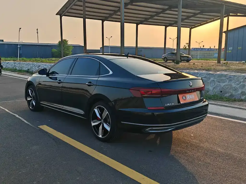 Volkswagen Passat — фото 8