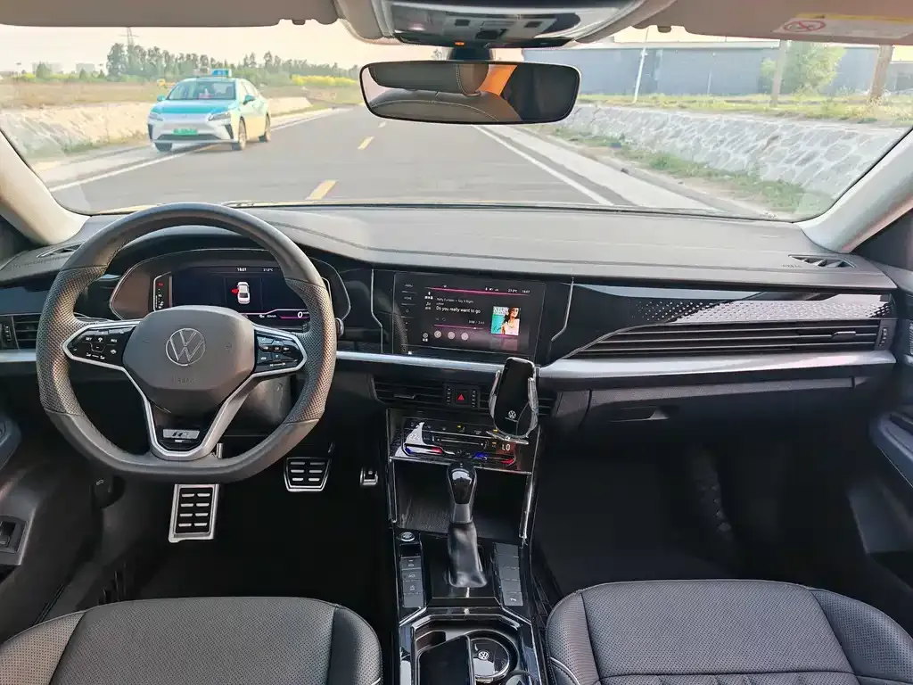 Volkswagen Passat — фото 6