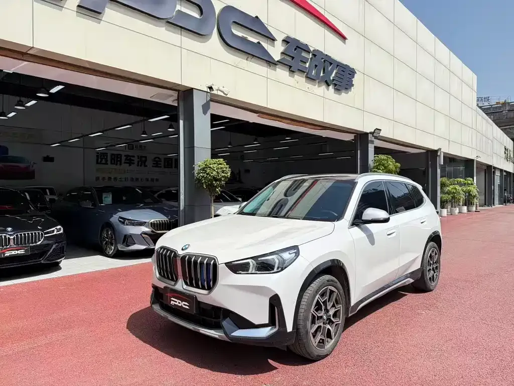 BMW X1 — фото 1