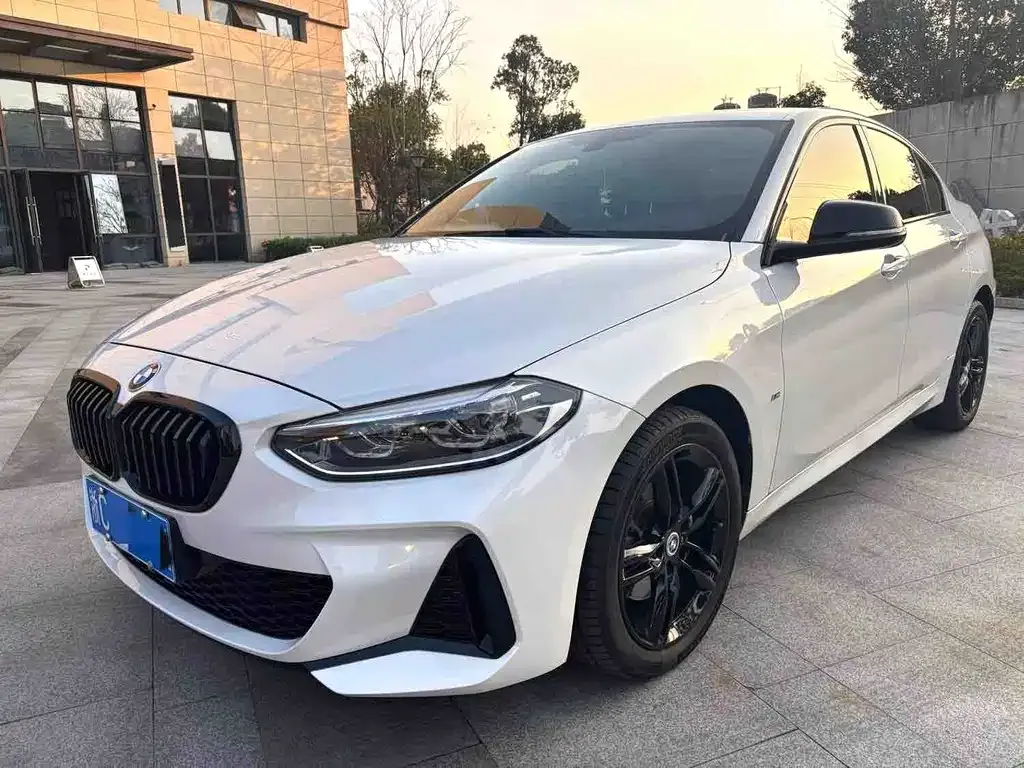BMW 1 Series — фото 1