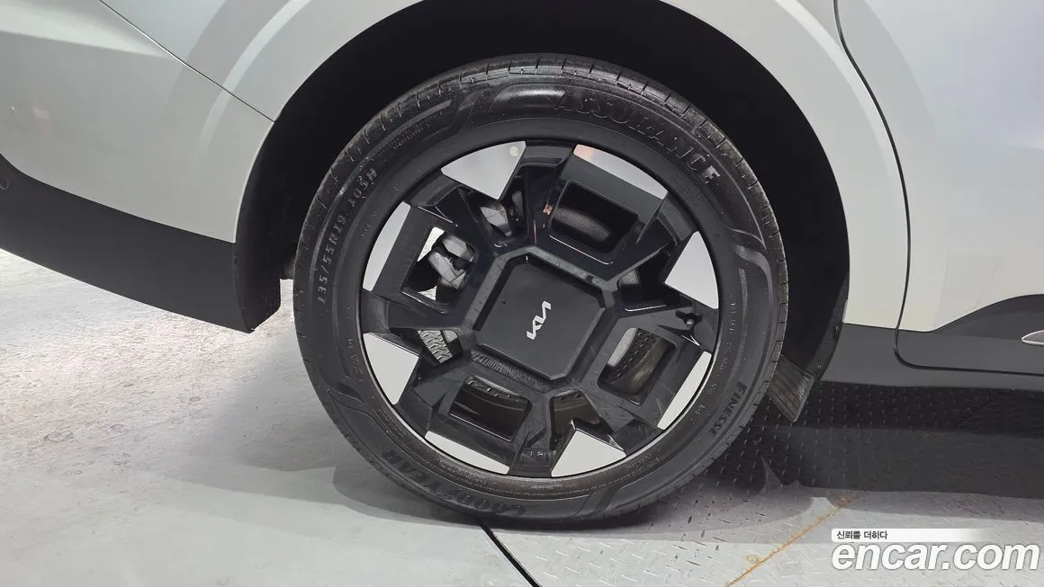 Kia Carnival — фото 10