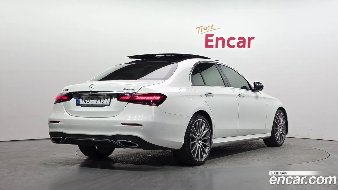 Mercedes-Benz E-Class — фото 4