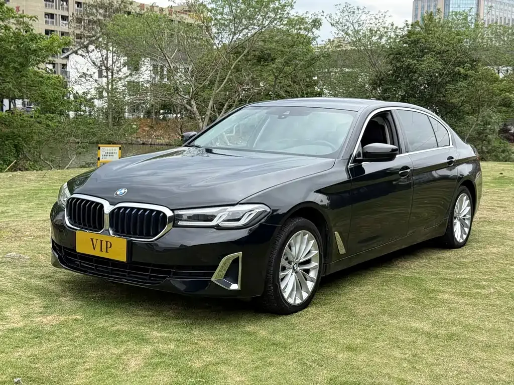 BMW 5 Series — фото 1