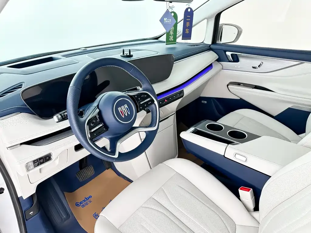 Buick GL8 Hybrid — фото 4