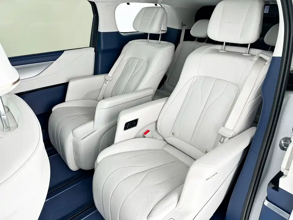 Buick GL8 Hybrid — фото 7