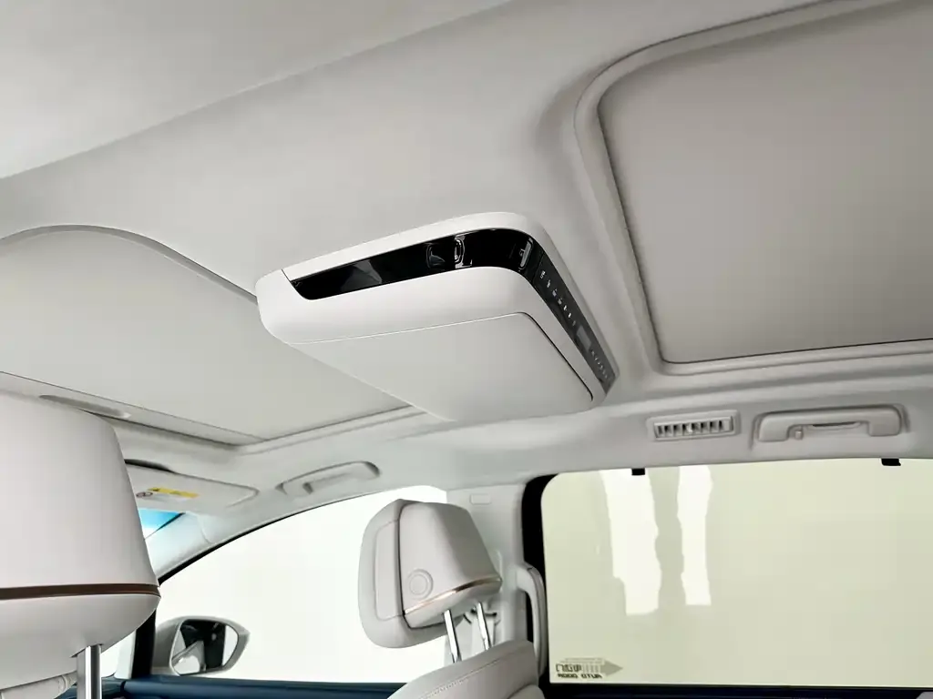 Buick GL8 Hybrid — фото 3