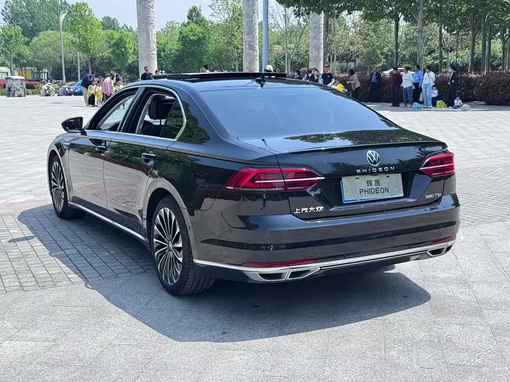 Volkswagen Phideon — фото 6