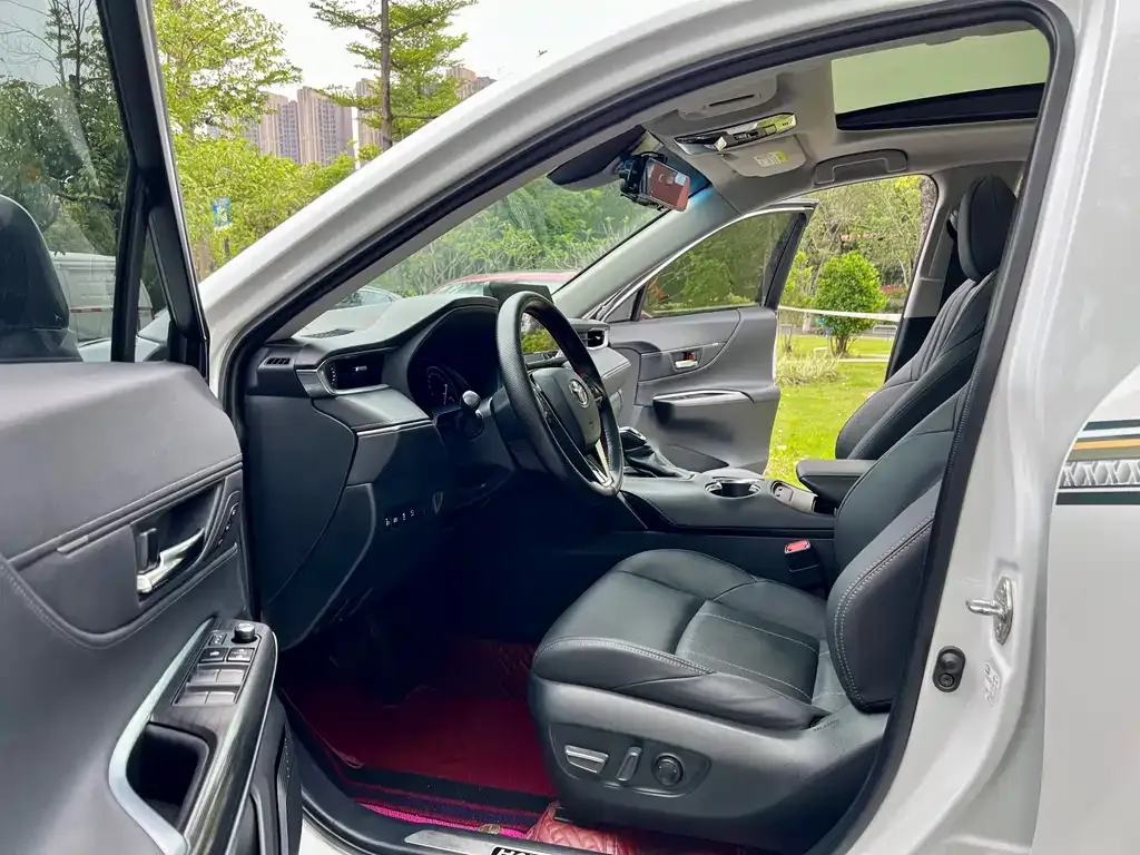 Toyota Harrier — фото 4