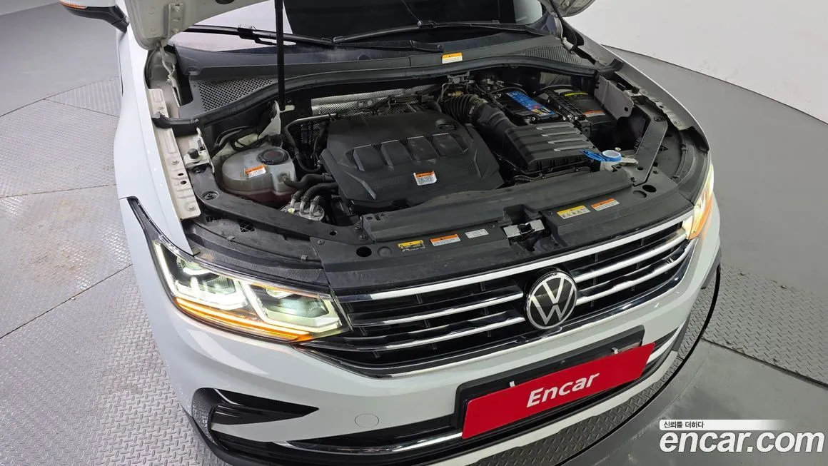 Volkswagen Tiguan — фото 10