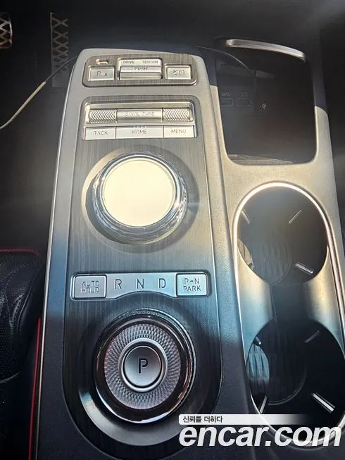 Genesis GV70 — фото 2
