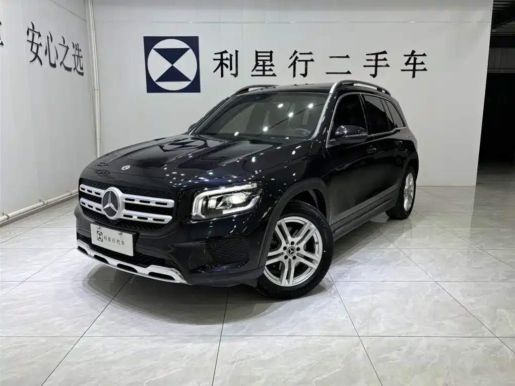 Mercedes-Benz GLB — фото 1