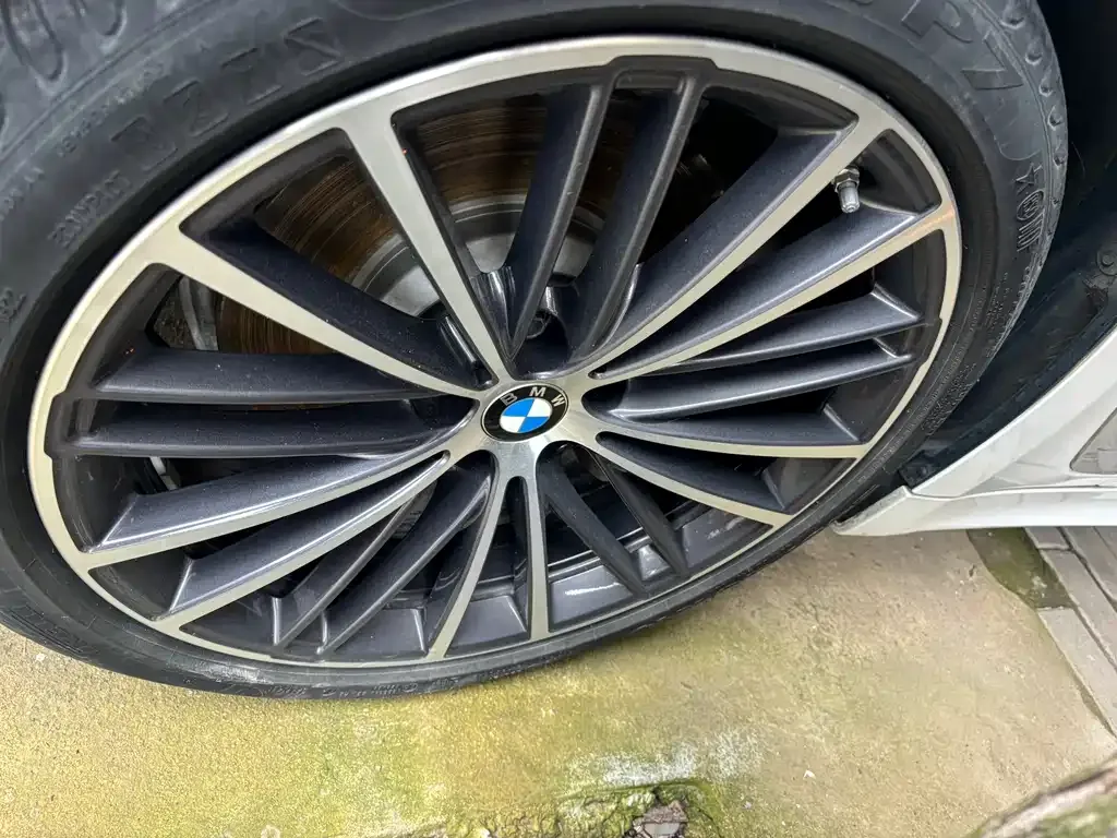BMW 5 Series — фото 10